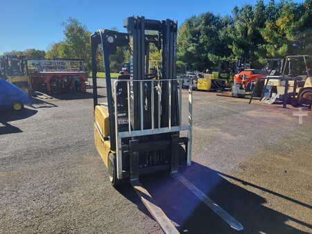 Eléctrica de 3 ruedas 2017  Yale ERP040VTN36TE084 (2)