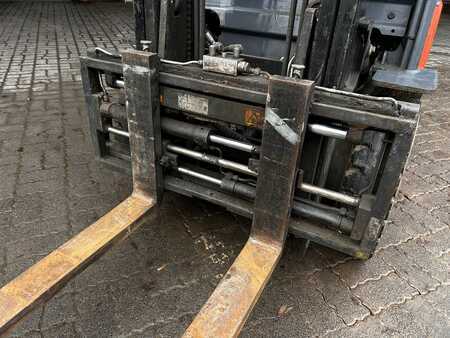 Treibgasstapler 2014  Toyota 8FGF25 (4)