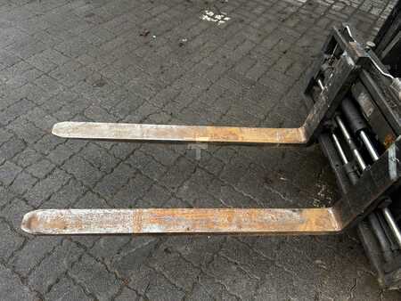 Treibgasstapler 2014  Toyota 8FGF25 (5)