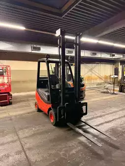 Dieselstapler 2000  Linde H16D Seitenschieber (4)