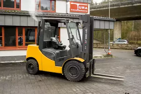 Wózki widłowe diesel 2015  Jungheinrich DFG 445 4,5T neuwertige Bereifung (2)