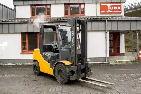 Wózki widłowe diesel 2015  Jungheinrich DFG 445 4,5T neuwertige Bereifung (3)