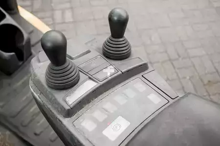 Wózki widłowe diesel 2015  Jungheinrich DFG 445 4,5T neuwertige Bereifung (7)