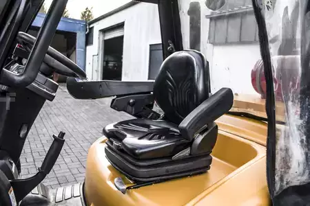 Gázüzemű targoncák 2020  Yale GLP45 2020 Drehgerät Freihub (10)