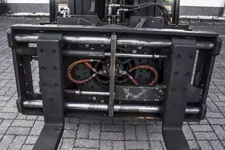 Gázüzemű targoncák 2020  Yale GLP45 2020 Drehgerät Freihub (13)