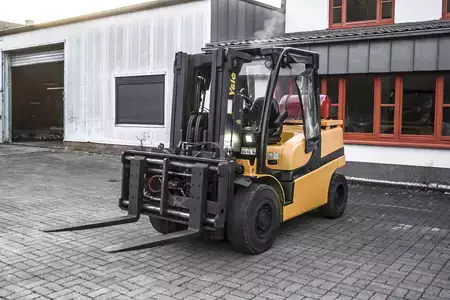 Gázüzemű targoncák 2020  Yale GLP45 2020 Drehgerät Freihub (2)