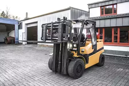 Gázüzemű targoncák 2020  Yale GLP45 2020 Drehgerät Freihub (3)