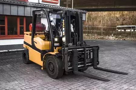 Gázüzemű targoncák 2020  Yale GLP45 2020 Drehgerät Freihub (4)
