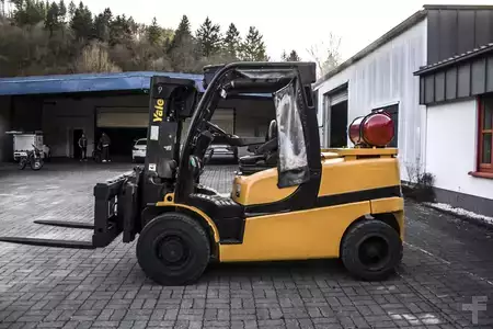 Gázüzemű targoncák 2020  Yale GLP45 2020 Drehgerät Freihub (5)