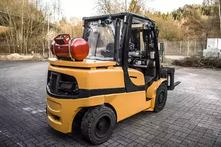 Gázüzemű targoncák 2020  Yale GLP45 2020 Drehgerät Freihub (6)