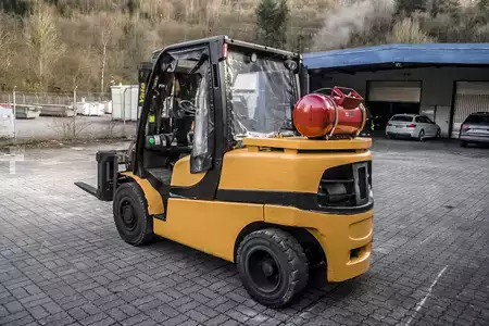 Gázüzemű targoncák 2020  Yale GLP45 2020 Drehgerät Freihub (8)