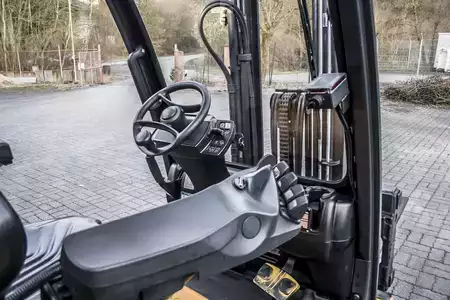Carretilla elevadora GLP 2020  Yale GLP18 Zinkenverstellgerät 2020 (10)