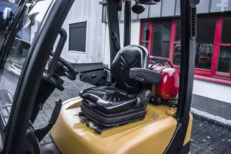 Carretilla elevadora GLP 2020  Yale GLP18 Zinkenverstellgerät 2020 (11)