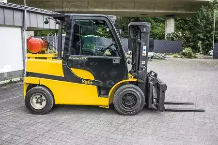 LPG heftrucks 2020  Yale GLP45 5000KG Drehgerät Zinkelverstell Seitenscheiber (16)