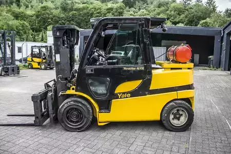 LPG heftrucks 2020  Yale GLP45 5000KG Drehgerät Zinkelverstell Seitenscheiber (5)