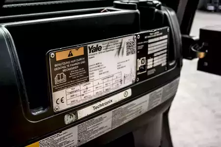 Wózki gazowe 2020  Yale GLP30 2020 Drehgerät Freihub Triplex (13)