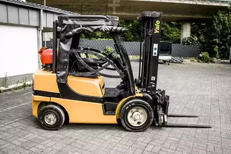 Wózki gazowe 2020  Yale GLP30 2020 Drehgerät Freihub Triplex (4)