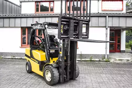 LPG VZV 2020  Yale GLP35 STVZO 3500KG Seitenscheiber (9)