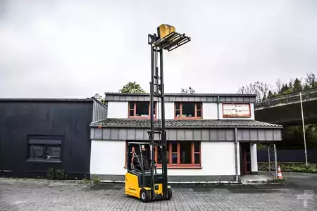 Elektro 3 Rad 2015  Jungheinrich EFG215 Elektro Triplex 5,5m Freihub Refurbished (1)