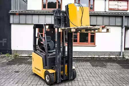 Elektro 3 Rad 2015  Jungheinrich EFG215 Elektro Triplex 5,5m Freihub Refurbished (18)