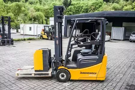 Elektro 3 Rad 2015  Jungheinrich EFG215 Elektro Triplex 5,5m Freihub Refurbished (8)