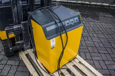 Elektro 3 Rad 2015  Jungheinrich EFG215 Elektro Triplex 5,5m Freihub Refurbished (9)