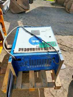 Outro 2003  CAT Lift Trucks NR 16 KC (7)