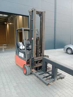 3-wiel elektrische heftrucks 1997  Linde E15 (1)
