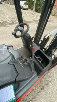 4-wiel elektrische heftrucks 2017  Linde E16P-02 (4)