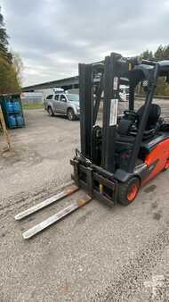 4-wiel elektrische heftrucks 2017  Linde E16P-02 (9)