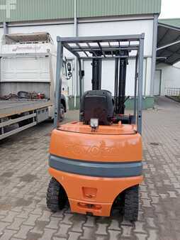 Chariots électriques à 4 roues - Toyota FBMF25 (15)