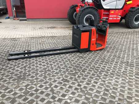 Horizontális komissiózó 2017  Linde N24HP (1)