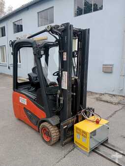 3-wiel elektrische heftrucks - Linde E16C-02 (11)