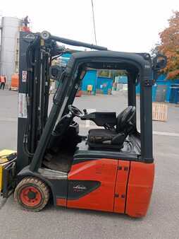 3-wiel elektrische heftrucks - Linde E16C-02 (6)