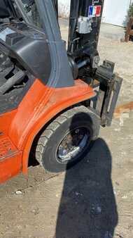 Chariots élévateurs GPL 2008  Toyota 02-7FGF30 (8)