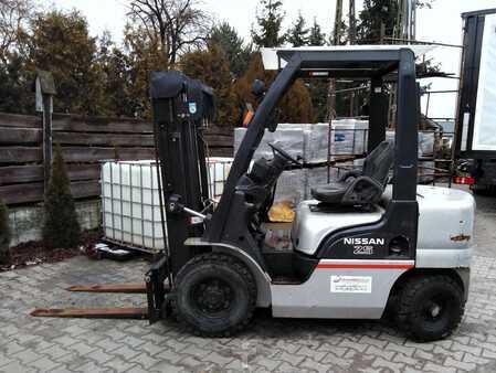 Trenes de remolques 2006  Nissan YL02M25 (4)