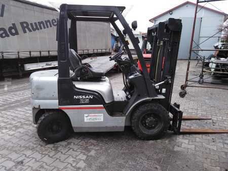 Trenes de remolques 2006  Nissan YL02M25 (6)