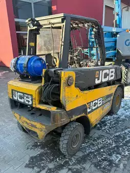 Gázüzemű targoncák 2011  JCB TLT25 G (1)