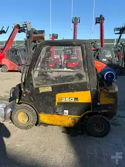 Gázüzemű targoncák 2011  JCB TLT25 G (2)