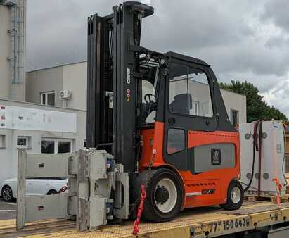Wózek kompaktowy 2021  Carer Z 80H2 (1)