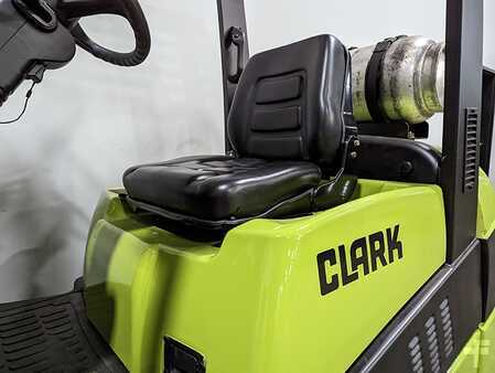 Gas gaffeltruck 2015  Clark C25C (4)