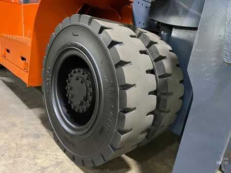 Diesel Forklifts 2013  Heli CPCD70 (7)