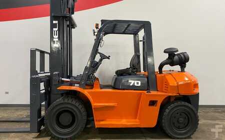Diesel Forklifts 2013  Heli CPD70 (1)