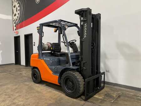 Propane Forklifts 2011  Toyota 8FGU30 (5)