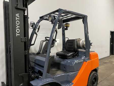 Propane Forklifts 2011  Toyota 8FGU30 (9)