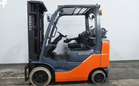Propane Forklifts 2018  Clark S25CL (15)
