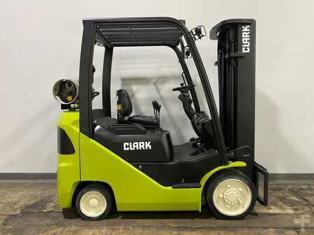 Propane Forklifts 2018  Clark S25CL (4)