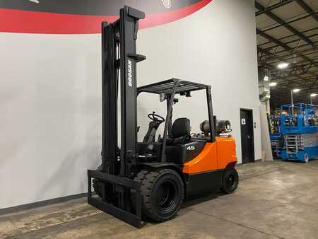 Carretilla elevadora GLP 2015  Doosan G45S-5 (3)