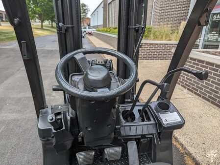 Diesel Forklifts 2004  Nissan MCP1F1A15LV (10)