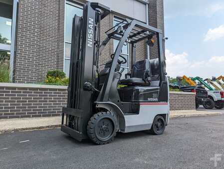 Diesel Forklifts 2004  Nissan MCP1F1A15LV (2)